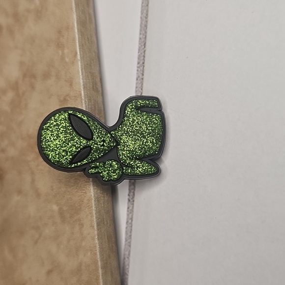 Glittery Green Peace Alien Kids Rubber Pin - Picture 1 of 2